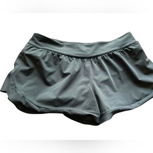 Lululemon‎ Women's High Rise Hotty Hot Shorts black Size 8 Activewear